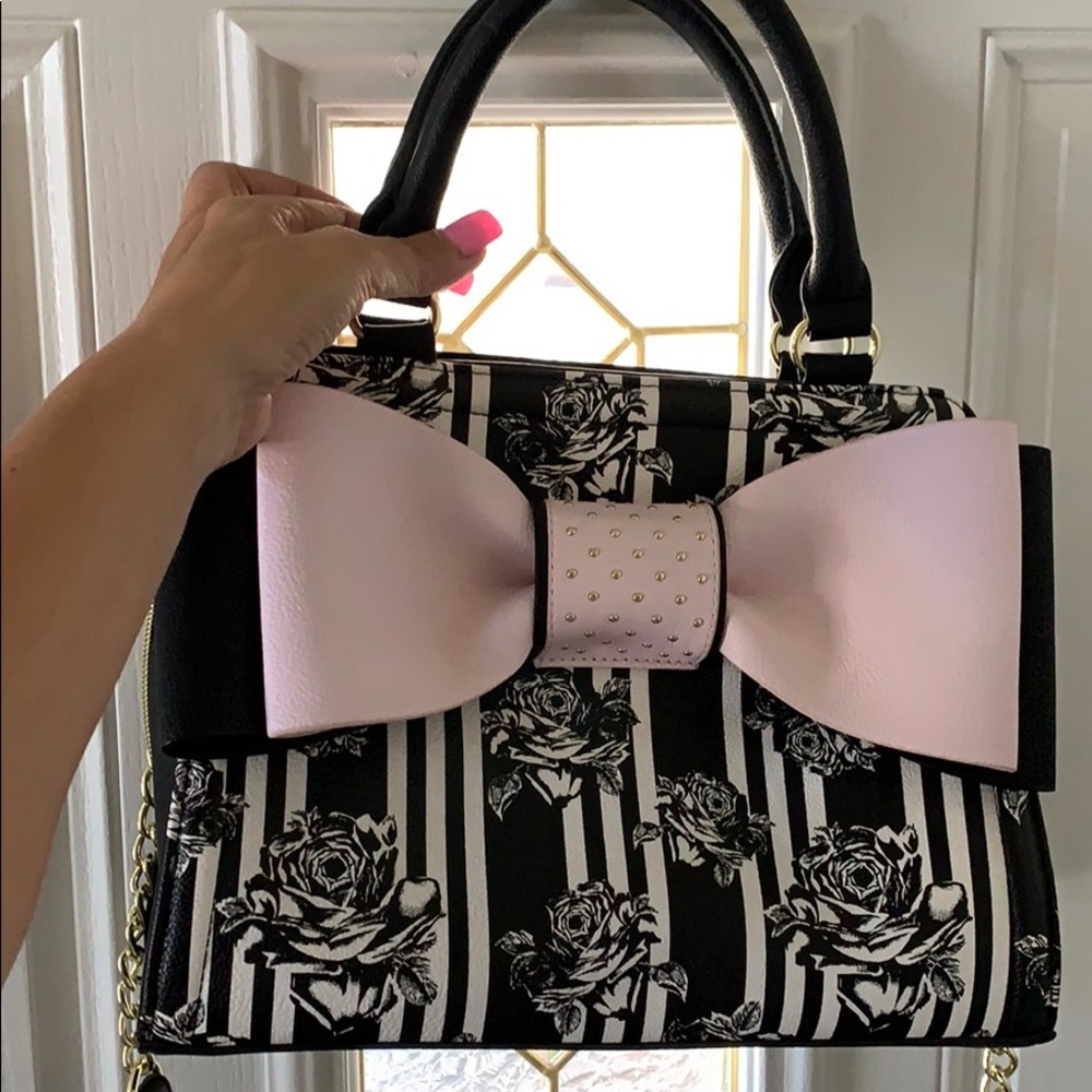 Betsy Johnson black and pink purse!